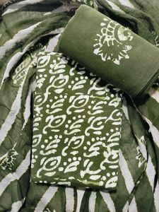Stylish Green Batik Print suit