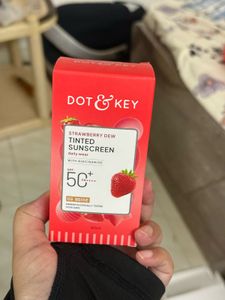 Dot &amp; Key Tinted Sunscreen SPF 50+ Strawberry Dew