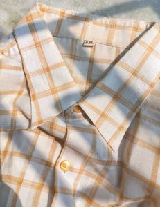 formal yet versatile full-sleeve button-shirt.