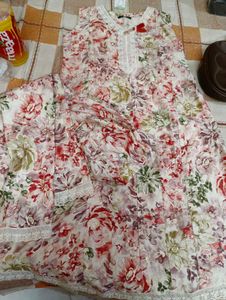 new with tag Beautiful Floral Kurta Set