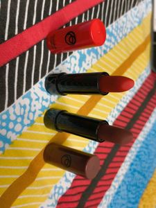 2 Elle 18 Lipstick, Lotus Kajal, Oriflame Lipstick