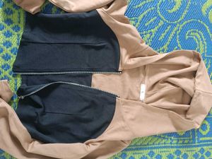 Stylish Two-Tone Zip-Up Hoodie