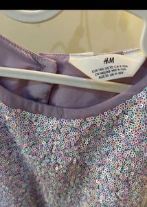 Comb Of  Girls Dress
