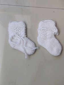 White Sweater Cap Booty Set