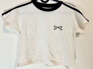 Savana Cute Bow Graphic Cropped Top
