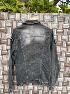Stylish Denim Jacket with Patches