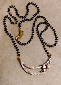 Sparkling Leaf Pendant Mangalsutra
