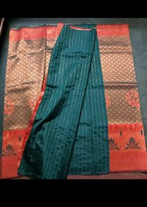 Exquisite Silk Saree with Intricate Weaving