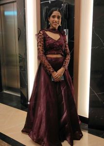 Wine lehnga