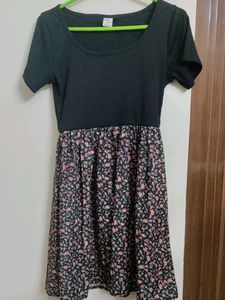 SSS brand, Floral Print Scoop Neck Dress, Suitable For Small Size.