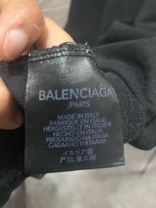 💯% og balenciaga tshirt