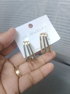 Chic Gold Geometric Hoop Earrings
