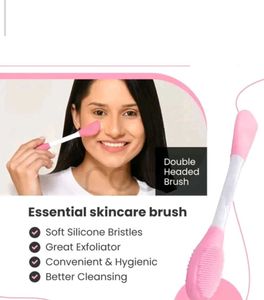 238. Facial Cleansing Brush &amp; Applicator