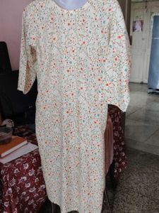 Elegant Floral Print Kurta with Embroidery