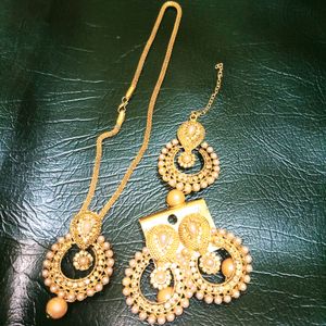 Chain Pendant Earrings Maang TikkaChain Pendan