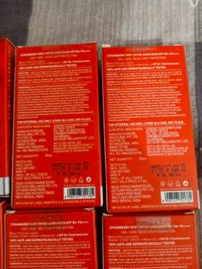 (Pack of 10) DOT &amp; KEY Strawberry Dew Tinted Sunsc