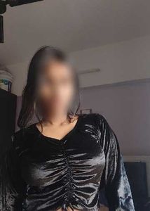 Stylish Black Velvet Crop Top