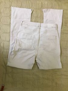 Zara Cream in Colour Highrise Jeans Waist 28-30