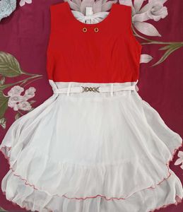 Chic Red &amp; White Sleeveless Dress