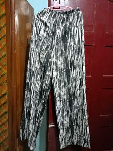 Stylish Printed Wide-Leg Pants