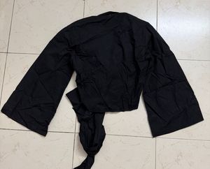 Chic Black Tie-Front Crop Top