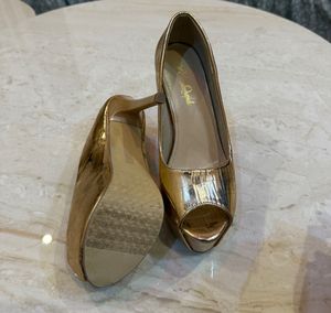 Ever Cupid Gold Peep-Toe Heels