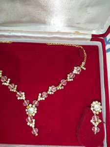 Elegant Crystal Necklace &amp; Earring Set