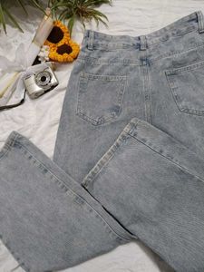 Cute Heart Detail Light Wash Jeans🫶🏻