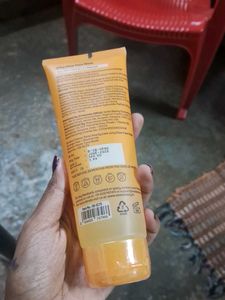 Swiss Beauty Juicy Glow Face Wash