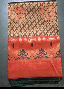 Exquisite Silk Saree with Intricate Weaving