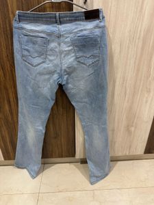 Stylish Light Wash Jeans