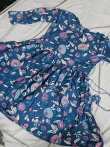 Women’s Floral Printed Short Kurti/Tunic