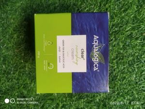 Aqualogica Clear Nourishing Cream Green Tea & Saly