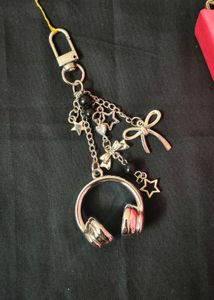 Cute Headphone &amp; Bow Keychain Charm