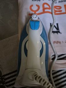 Electric steam iron