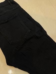 H&amp;M ‼️ Ripped Skinny Curvy Jeans - 32