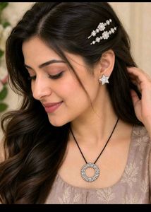StarMoon Necklace Pendent set earnings & hairclips
