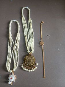 Elegant Gold Necklace