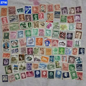100 Assorted Foreign Postage Stamps