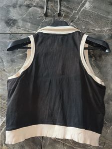 Black &amp; White Sleeveless Cropped Top🤍