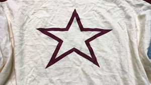 Cream &amp; Burgundy Star crop T-Shirt