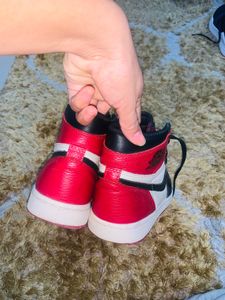 Air Jordan 1 Retro High Bred Toe
