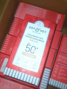 DOT & KEY Strawberry Dew Tinted Sunscreen SPF 50+
