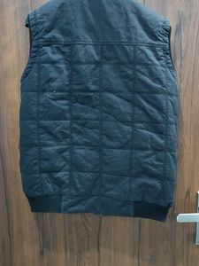 duke Men's Sleeveless Padded Jacket