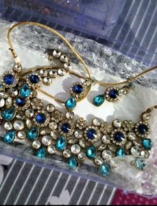 Beautiful Kundan Dezine Jewellery Set