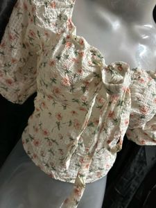 Cute Floral Puff Sleeve Tie-Front Top