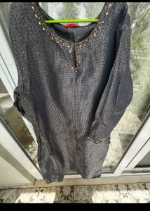 Elegant Kurta with Embellished Neckline
