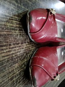 Red Faux Leather Bellies in Good Condition