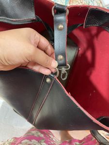 Chic Black Handbag