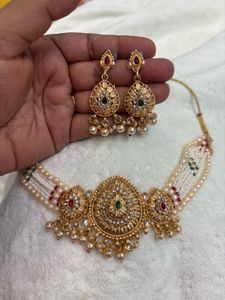 Exquisite Kundan Necklace and Earring Set